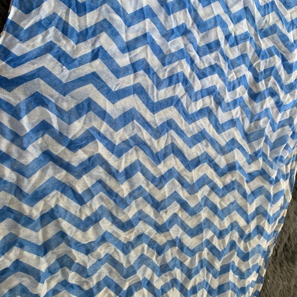 (2/$6) thin blue and white chevron infinity scarf - Picture 2 of 3